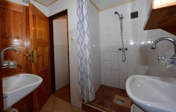 Фото номера Шале с 3 спальнями Кемпинги Ośrodek Wypoczynkowy Stadnina Koni Kaszubski Bór г. Sominy 3